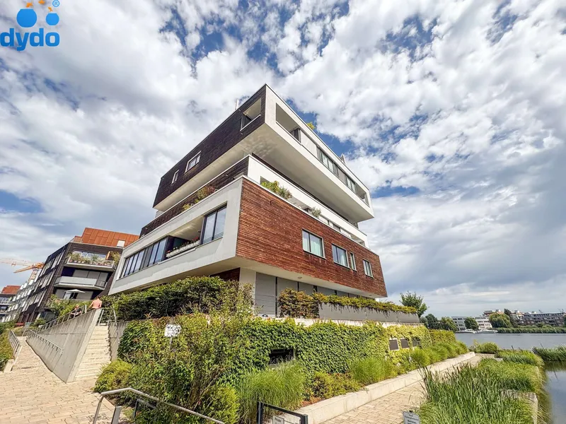 Diese perfekte Vierzimmerwohnung direkt an der Dahme wartet auf Ihren Einzug + EBK + Garten — photo 1